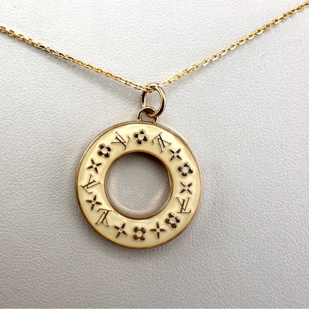 Authentic Louis Vuitton charm necklace with 18” gold chain. - Picture 4 of 6